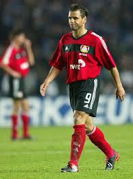 Hij werd duits voetballer van het jaar in 2002, 2003 en 2005. 20 Years Ago Ballack S Autogol Stripped Bayer Of The Championship Title Thus Was Born Neverkusen Bundesliga Michael Ballack Bayer