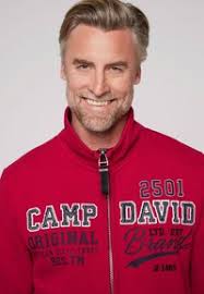 Camp David MIT ARTWORK IM RETRO-STYLE