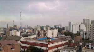 La mañana de este lunes se reportó la caída de rayos y truenos en la toda la ciudad de lima, lo que causó sorpresa y alarma entre los no necesariamente los truenos van a estar sobre lima, apuntó. Por Que Se Escucharon Truenos En Lima Y Que Recomendaciones Se Deben Seguir Rpp Noticias
