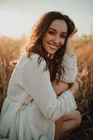 Golden Hour Portrait Photography Behind The Scenes Tree Of Life Julia Trotti Photography Tutorials Camera And Lens Reviews Portrait Photoshoot Outdoor Portrait Photography Portrait Poses