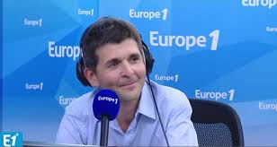 Au micro de jade et eric dussart, le journaliste raconte les coulisses. Les Adieux Emouvants De Thomas Sotto A Europe 1