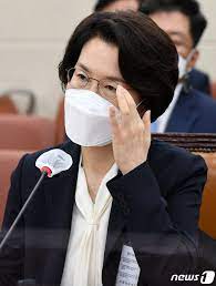 문정인(文正仁, 1951년 3월 25일 ~ )은 대한민국의 정치학자이다. Cwlq1li4yxgxdm