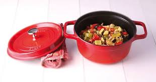Cocotte 24 Cm Rund Schwarz Gusseisen Rezeptideen Rezepte Ratatouille