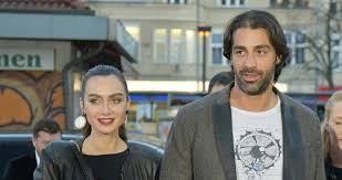 Maybe you would like to learn more about one of these? Birce Akalay Ile Sarp Levendoglu Neden Bosaniyor Ayrildilar Mi Son Dakika Magazin Haberleri