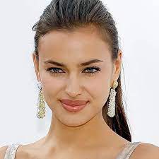 2 days ago · irina shayk turned down a recent social invitation from kanye west. Irina Shayk Aktuelle News Infos Bilder Bunte De
