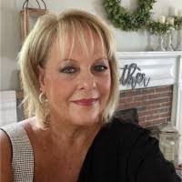 Lorrie Mann's Instagram, Twitter & Facebook