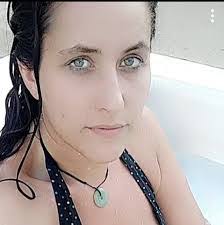 Cara Russell's Instagram, Twitter & Facebook