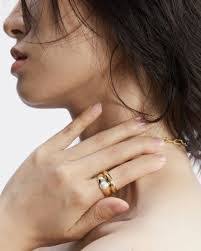 Georgia Ring's Instagram, Twitter & Facebook