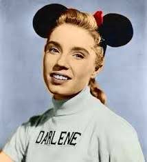 Dee Gillespie's Instagram, Twitter & Facebook