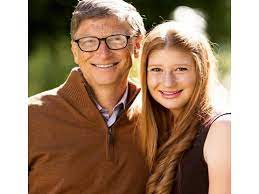 بيل غيتس bill gates أو بيل جيتس كما يطلق عليه البعض هو أحد المتربعين على عرش الثروات في العالم، وهو واحد من أكثر الشخصيات تأثيراً في العالم، وكان له الكثير من الفضل. Ø§Ø¨Ù†Ø© Ø¨ÙŠÙ„ Ø¬ÙŠØªØ³ Ø§Ù„Ø£ÙÙ‚Ø± Ø¨ÙŠÙ† Ø£ÙØ±Ø§Ø¯ Ø£Ø³Ø±ØªÙ‡Ø§ ØªØ¹Ø±Ù Ø¹Ù„Ù‰ Ø«Ø±ÙˆØªÙ‡Ø§ Ù…ØµØ±Ø§ÙˆÙ‰