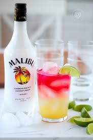 Throw a few ice cubes in a tall glass and pour in 3 oz of orange pineapple juice with 2 oz of malibu (or you can also try other coconut rum brands including don q coco, ricardo, parrot bay, calico jack, koloa, etc.), ½ oz sangria. How To Make A Malibu Bay Breeze Drink Two Ways