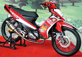 Headlamp kini tak lagi menyatu menggunakan lampu sein. Yamaha Vega Zr 10 Lombok Fully Aftermarket Part