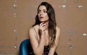 Bei gute zeiten, schlechte zeiten (montags bis freitags, 19.40 uhr, rtl) es war karlas ziel, die freundschaft zwischen sunny und emily zu zerstören. Gzsz Liebling Anne Menden So Habt Ihr Sie Noch Nie Gesehen