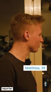 Polyamorie oder polyamory bezeichnet eine form des liebeslebens, bei der eine person mehrere partner liebt und zu jedem einzelnen eine liebesbeziehung pflegt, wobei diese tatsache allen beteiligten bekannt ist und einvernehmlich gelebt wird. Beziehung Zu Dritt Snapchat