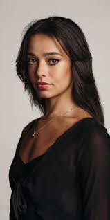 Robyn Hodges's Instagram, Twitter & Facebook