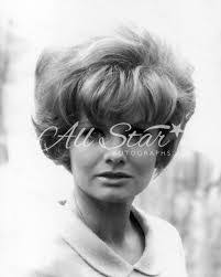 Jennie Linden's Instagram, Twitter & Facebook