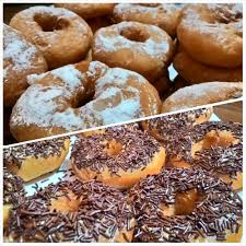 Kue donat atau yang kerap kali disingkat dengan sebutan donat merupakan salah satu jenis kue yang banyak digemari. Donat Di Hari Jumat Djedjalanan