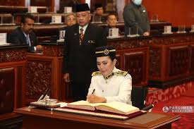 Yang amat berhormat datuk seri haji mohd najib bin tun haji abdul razak. Parlimen Malaysia Twitter àªªàª° Ybrs Tuan Muhd Sujairi Bin Abdullah Setiausaha Dewan Negara Senator Yang Telah Mengangkat Sumpah Adalah Seperti Berikut 1 Yb Senator Datuk Seri Mohamad Ali Bin Mohamad 2