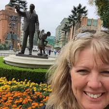 Lori Skinner (@Skinner1005)