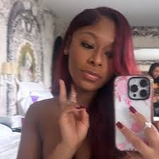 Tara Swinson's Instagram, Twitter & Facebook