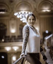 If you don't feel like looking forward to what we're dying to see at the movie theater in 2022, you can check out our selection of the best movies of 2021. Miss Germany Einarmige Prinzessin Gina Ruhl Ist In Der Final Runde Wuppertal Total Aktuelle Nachrichten Und Lokale News
