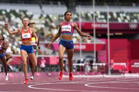 Sydney mclaughlin (usa) celebrates winning the gold medal in the women's 400m hurdles final during the tokyo 2020 olympic summer games at olympic stadium. Zzaapye9apa4m