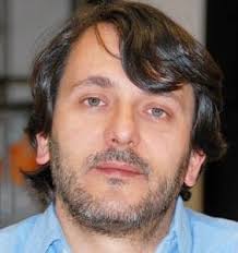 Un concejal de IU dice que abrirá una botella de cava por la enfermedad de  Fraga