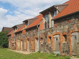 Ferienscheune Barnimer Feldmark Hauser Zur Miete In Werneuchen Mit Bildern Haus Mieten Franzosische Hauser Haus
