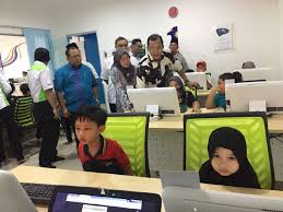 Pusat internet 1 malaysia (pi1m) kg skio terletak di kpg skio, jalan jambusan iaitu hanya mengambil masa 15 minit perjalanan dari pasar bau. Manfaatkan Kemudahan Pi1m