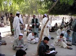 Buch tee mit dem teufel (2002) schildert erös auch hier wieder ungemein . Kinderhilfe Afghanistan Tee Trinken Mit Dem Teufel Gesellschaft Faz