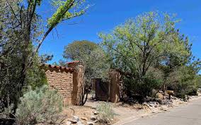 Outdoor structure assembly and installation. 645 E Barcelona Santa Fe Nm 87505 Santa Fe Real Estate