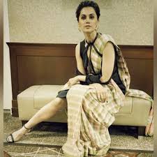 A back lift is a surgical procedure that removes excess skin from your back. Year Ender 2017 How The Humble Saree Went Through Transformation Courtesy Bollywood Celebs Indiatoday