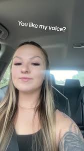 Keri Vinson's Instagram, Twitter & Facebook