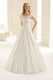 Scopri ricette, idee per la casa, consigli di stile e altre idee da provare. Bianco Evento Brautkleid Amelia Hochzeitskleider Brautmoden