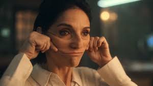 Bonheur: Florence Foresti parodie Joker et Quand Harry rencontre Sally