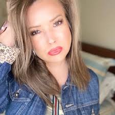 Stacy Whitehead's Instagram, Twitter & Facebook