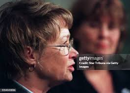 31 photos et images haute résolution de Connie Larson