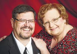 Petersons celebrate 35th