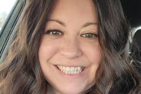 Fundraiser by Megan DeYoung : Help Lauren get out of Rockford!