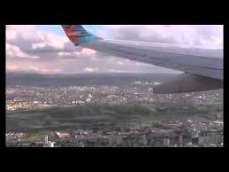 Claro que existe sempre a opção de usar taxi, uber ou até trem e ônibus para o aeroporto de guarulhos, mas dependendo da duração da sua. Guarulhos Visto De Cima Da Janela Do Meu Aviao Youtube