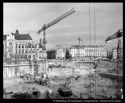 Saint Eustache Au Bord Du Trou Des Halles Source Bibliotheques De La Cite De L Architecture Et Du Pa Le Ventre De Paris Photos Historiques Histoire De Paris
