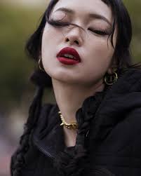 LÀ CHÂU BÙI NHƯNG TRÔNG LẠI THẬT 'NỮ SINH' VỚI DIỆN MẠO CÁ TÍNH TẠI SHOW  DIOR XUÂN HÈ HÔM NAY Tiếp tục hành trình ở các tuần lễ thời trang, đến