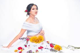 Namun, young lex mengatakan, memang senang berada di rumah sedari dulu. 10 Foto Maternity Istri Young Lex Eriska Nakesya Serba Putih Bertabur Bunga Warna Warni