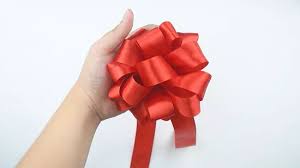 Make sure that the triangles are of the same size and that they are not too thin and long, nor too short and bulky. 3 Ways To Tie A Bow Wikihow Life