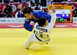 Nel judo consiste nell'atteramento dell'avversario sulla schiena, in modo che non abbia alcun appoggio al tatami. A First Day Synonymous With Ippon Ijf Org