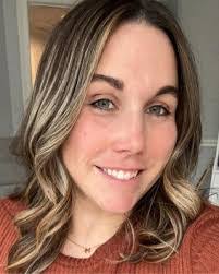 Sarah Decosta's Instagram, Twitter & Facebook