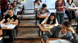 Absolvenții de liceu au terminat joi, 28 iunie, examenul de bacalaureat 2018, însă află abia miercuri, 4 iulie, rezultatele examenelor, urmând ca cele finale, după contestații, să fie afișate pe 9 iulie. IaÈi Rezultate DupÄ ContestaÈii Bac 2018 Edu Ro Notele Finale De La Bacalaureat Au Fost Publicate Stirileprotv Ro