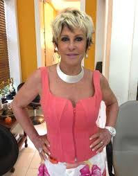 Para tornar seu dia a dia mais gostoso e feliz. Ana Maria Braga V Twitter Adorei O Corpete Rosa Que Usei No Programa De Hj O Look Completo Ja Esta No Meu Site Http T Co Fkwif1go Http T Co Aifmwynh