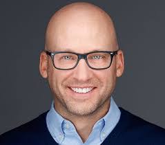 Loren Connell's Instagram, Twitter & Facebook