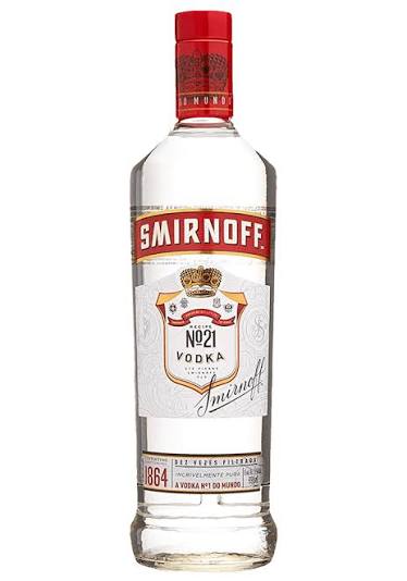 Garrafa de vodka Smirnoff